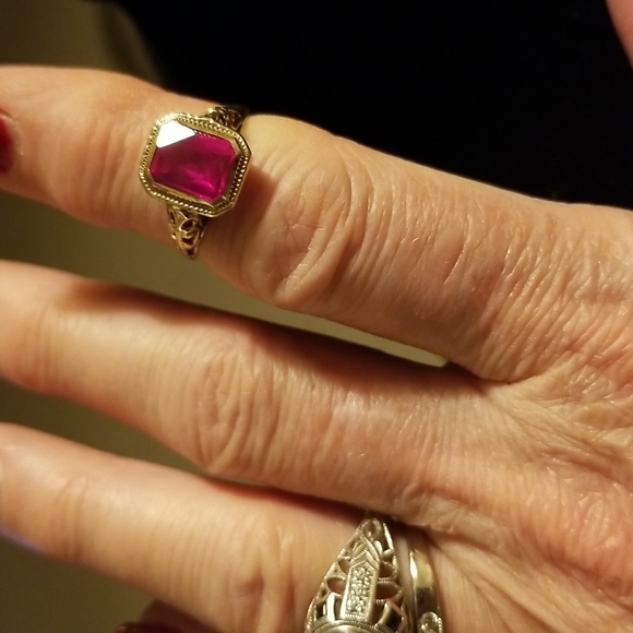 Vintage 1860s Gold Filigree Pink Glass ring - Picture 9 of 12